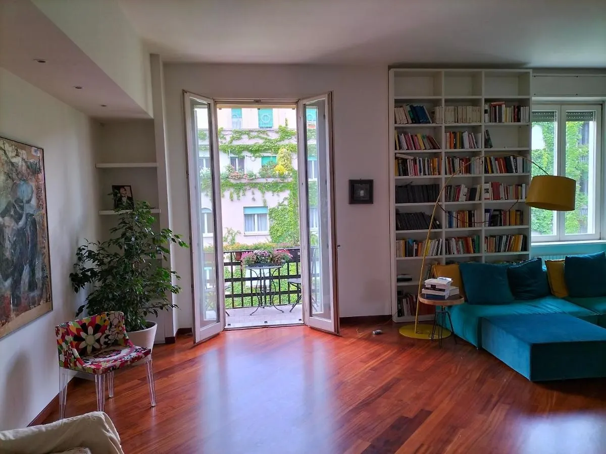 Stanza N. 3 In Appartamento Incantevole Zona Solari Milan